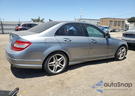 2008 Mercedes-Benz C 300 z USA, uszkodzony, nr VIN WDDGF54X78F103058